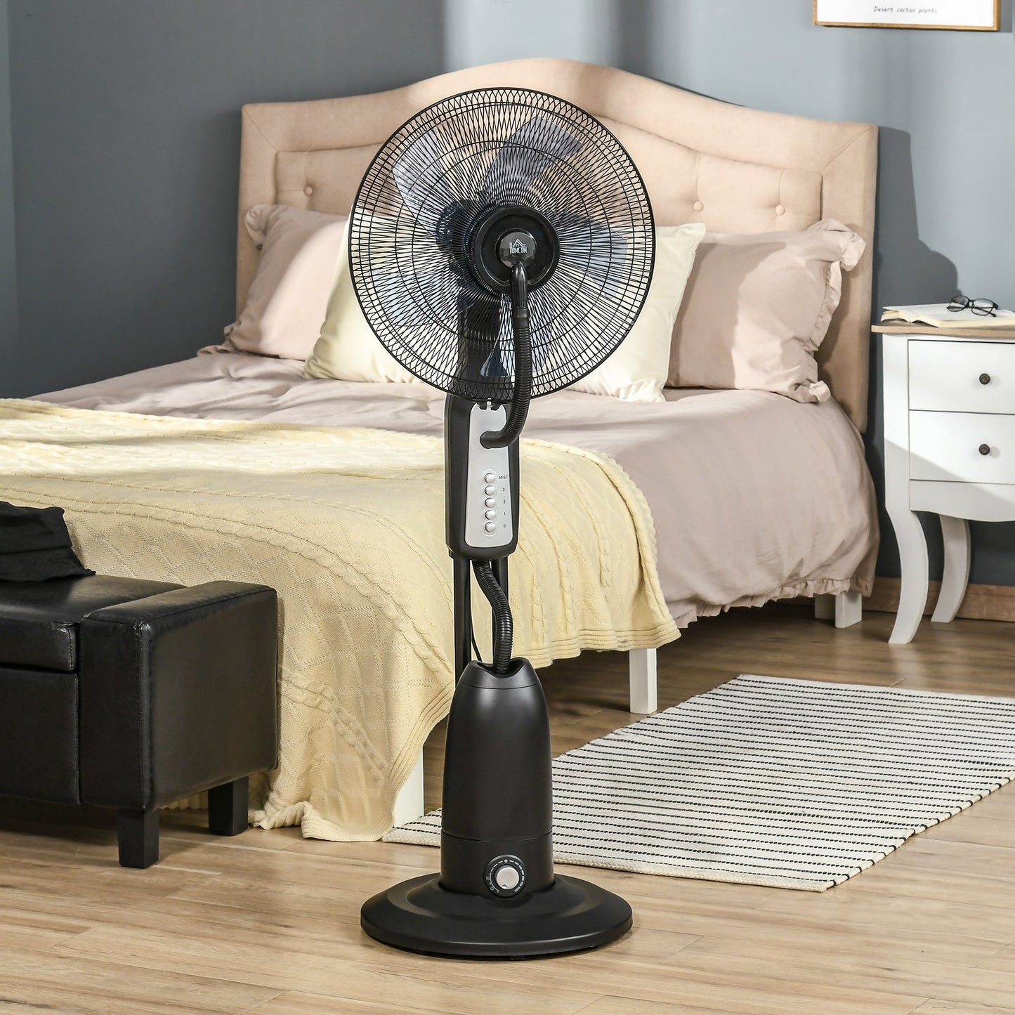 HOMCOM 18" Pedestal Fan with Water Mist Spray, Standing Fan, Humidifying Misting Fan with 3 Speeds, 2.8L Water Tank, Black