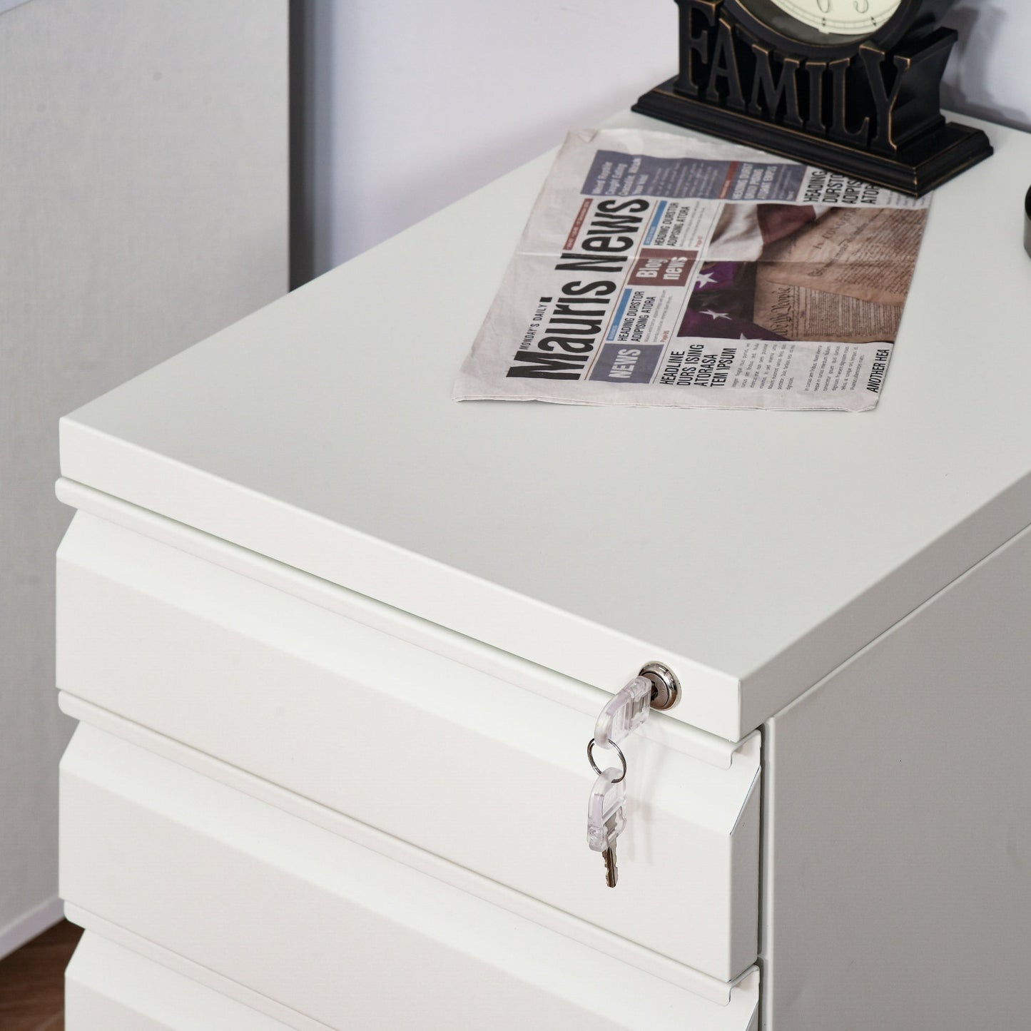 Vinsetto Mobile Vertical File Cabinet Lockable Metal Filling Cabinet with 3 Drawers Anti-tilt Design for Letter A4 Legal Size Fully Assembled Except Casters White