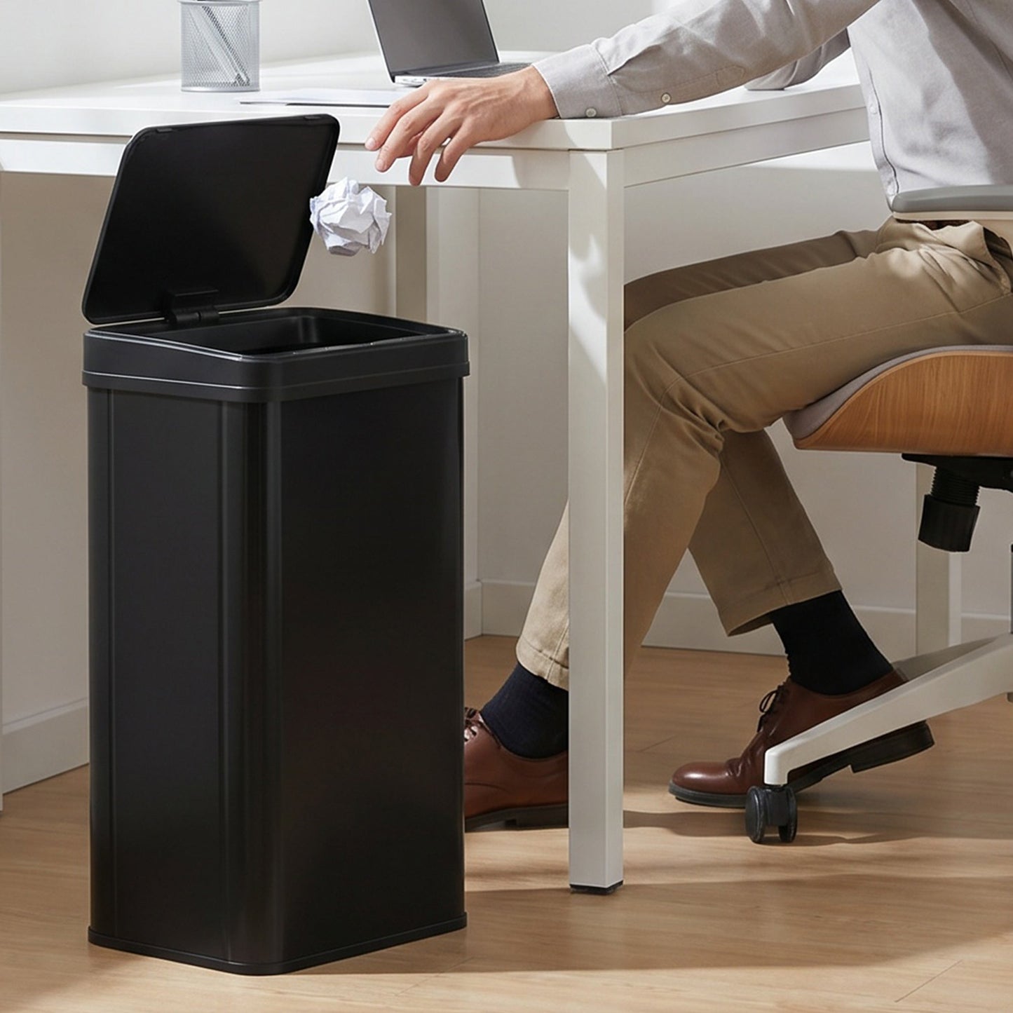 40L Sensor Bin with Quiet Soft-Close Lid, Automatic Touchless Motion Sensor Kitchen Bin with Fingerprint Resistant Stainless Steel for Hygienic Gyms, Home Office Use, Black