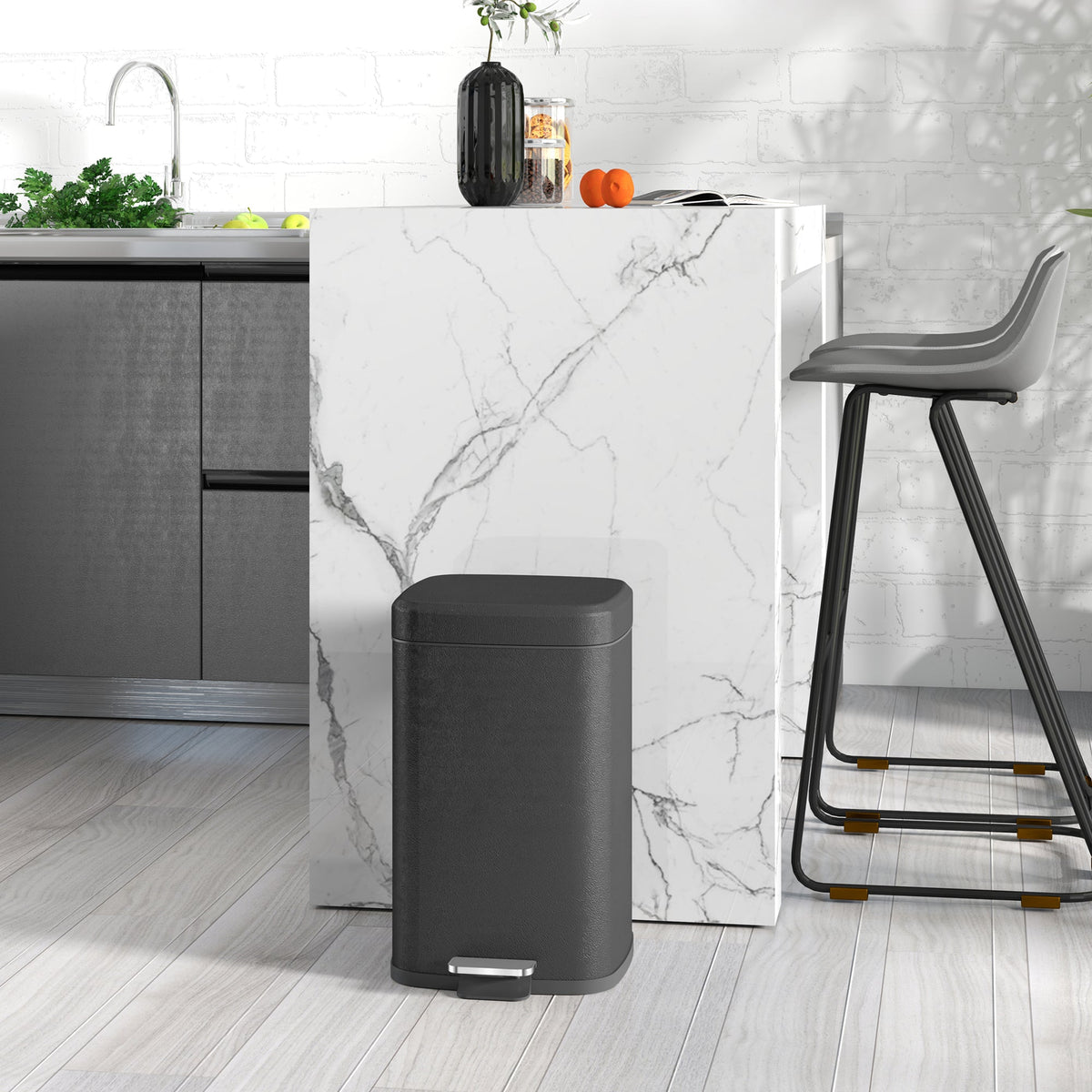 HOMCOM 20 Litre Pedal Bin, Fingerprint Proof Kitchen Bin with Soft-close Lid, Metal Rubbish Bin with Foot Pedal and Removable Inner Bucket, Black