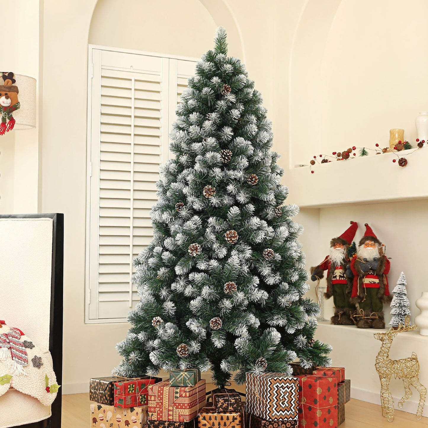 HOMCOM 6ft Artificial Pine Christmas Tree with 774 Branch Tips and Steel Base, Realistic Hinged Tree with Pinecones, Holiday Décor for Home Office, Green