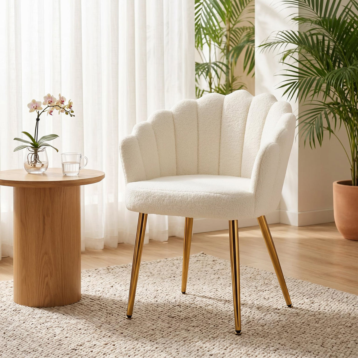 Petal-Back Lounge Chair, Faux Lamb's Wool Lounge Seat with Metal Legs and Adjustable Feet, Modern Armchair for Living Room, Bedroom, Balcony, Office, Cream
