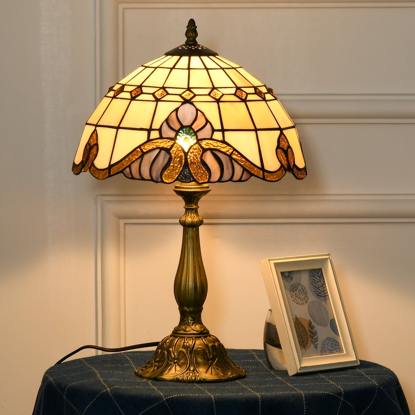 Tiffany Stained Glass Table Lamp, Handmade Antique Bedside Lamp, Decorative Night Light for Bedroom, Living room, Home, Nightstand