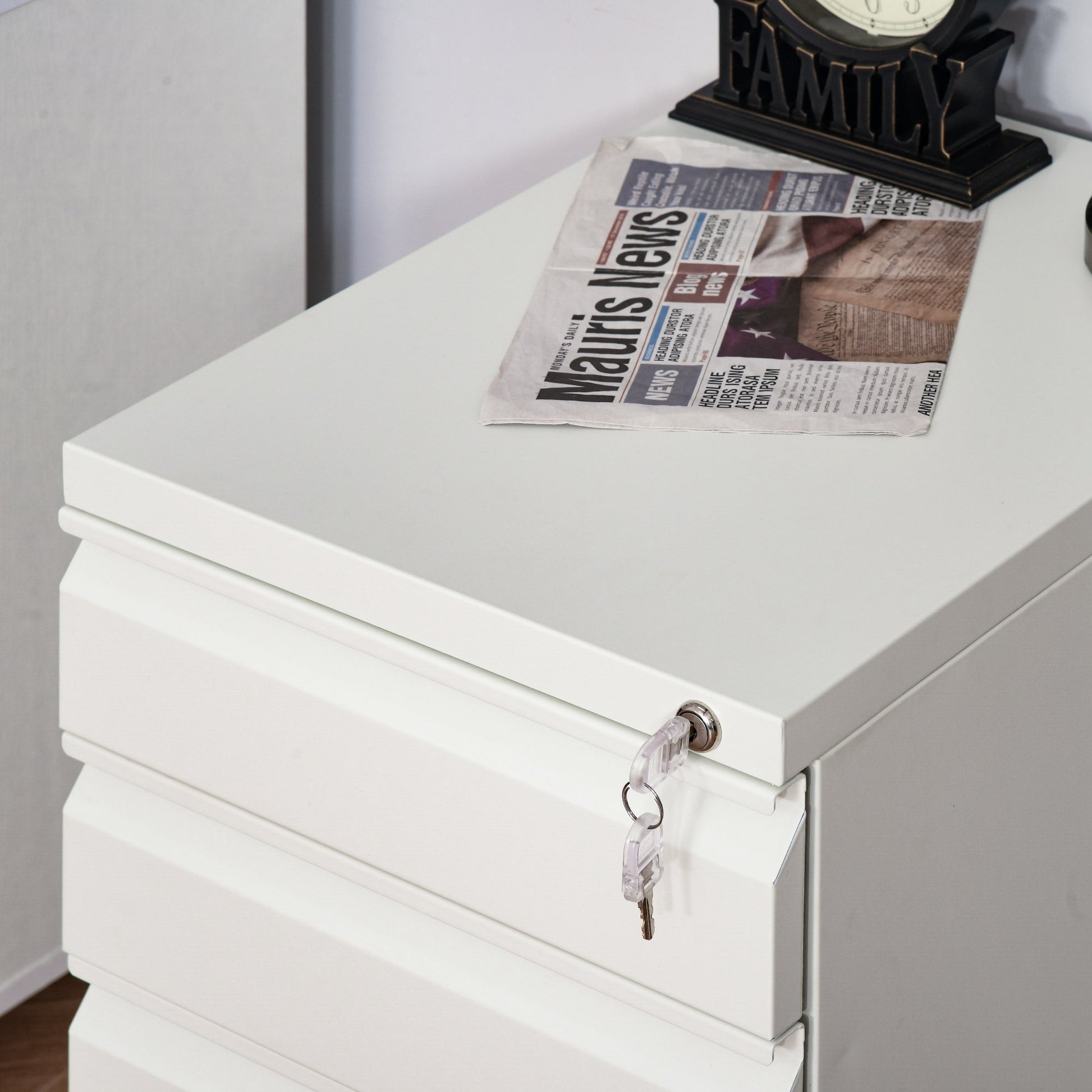 Vinsetto Mobile Vertical File Cabinet Lockable Metal Filling Cabinet with 3 Drawers Anti-tilt Design for Letter A4 Legal Size Fully Assembled Except Casters White