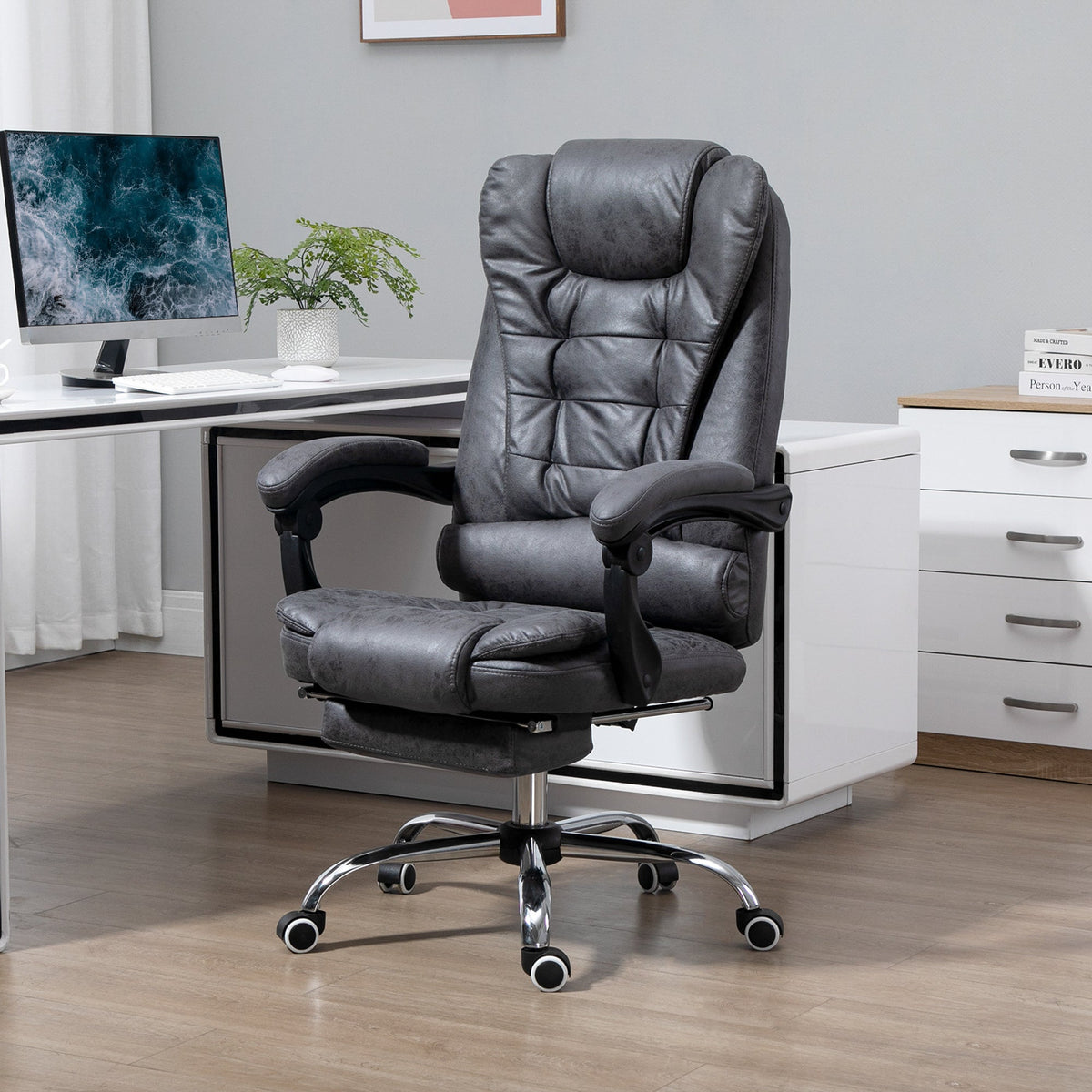 Vinsetto Heated 6 Points Vibration Massage Executive Office Chair Adjustable Swivel Ergonomic High Back Desk Chair Recliner with Footrest Dark Grey