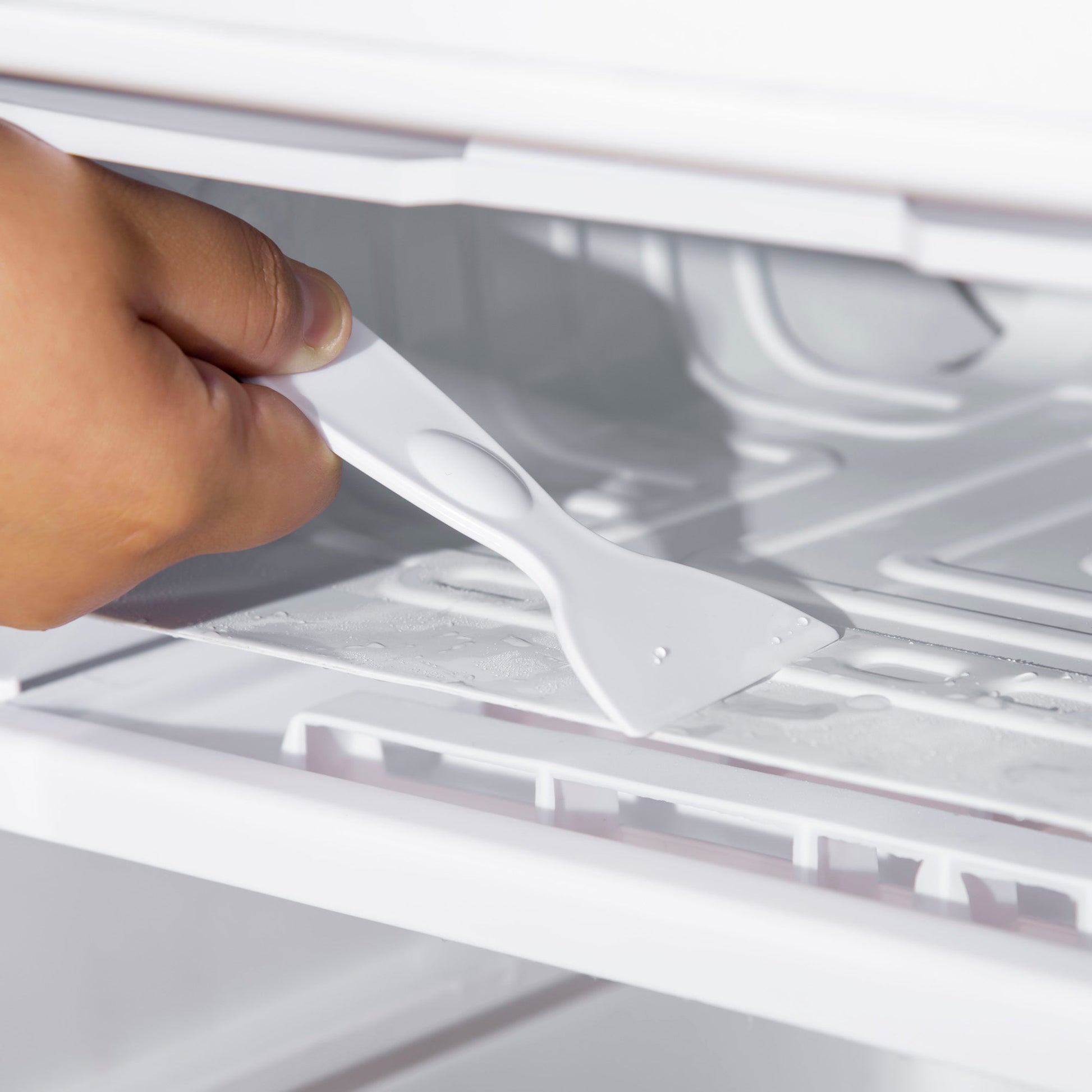 HOMCOM 91 Litre Freestanding Under Counter Fridge Freezer with Chiller Box, Reversible Door, Adjustable Thermostat, 47.5cm Wide, White
