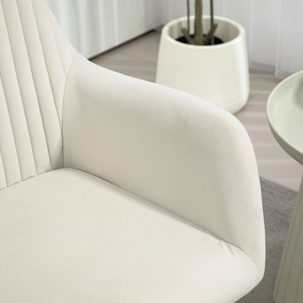 HOMCOM Modern Accent Chair, Velvet-Touch Fabric Upholstered Armchair with Metal Base for Living Room, Bedroom and Dinning Room, Cream White
