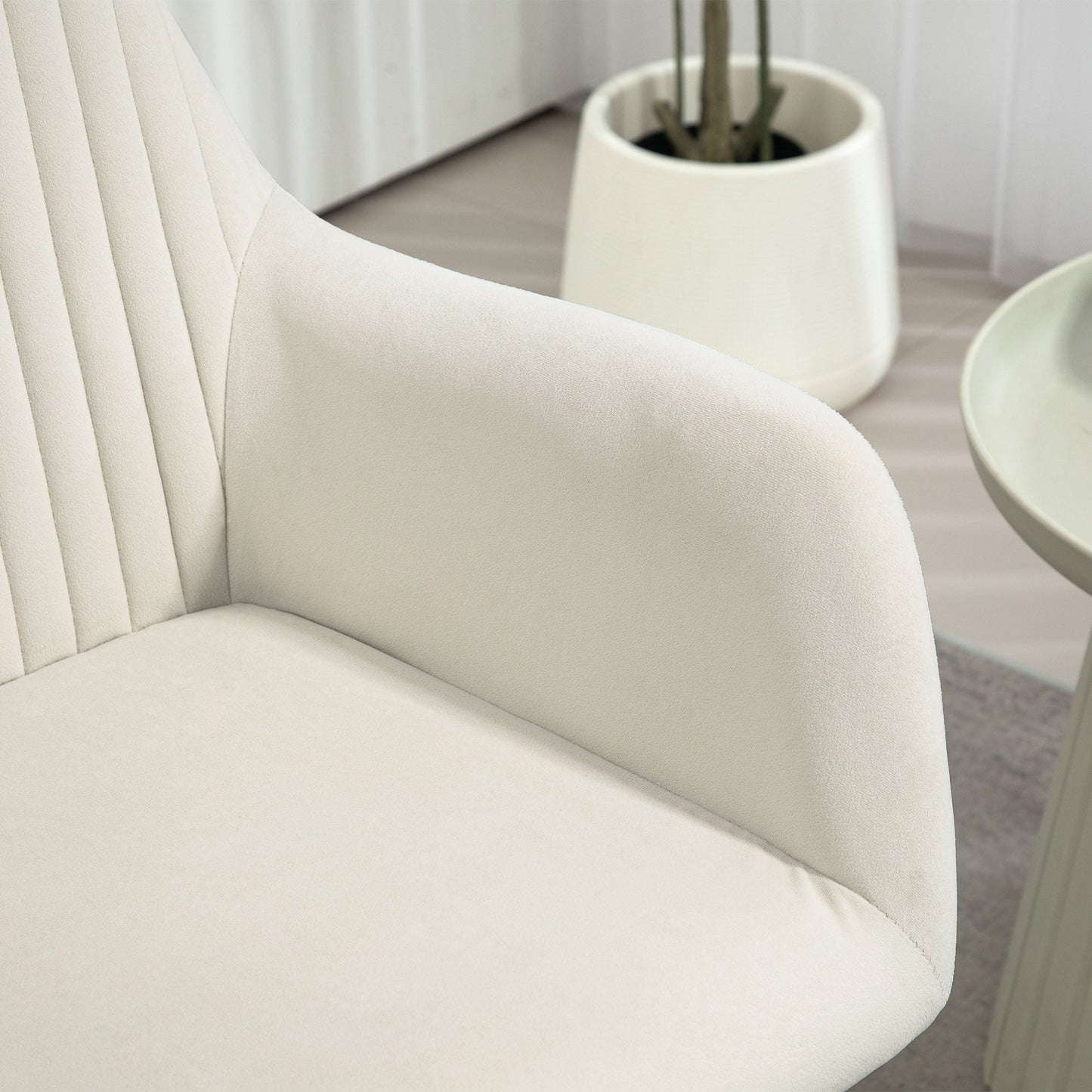 HOMCOM Modern Accent Chair, Velvet-Touch Fabric Upholstered Armchair with Metal Base for Living Room, Bedroom and Dinning Room, Cream White
