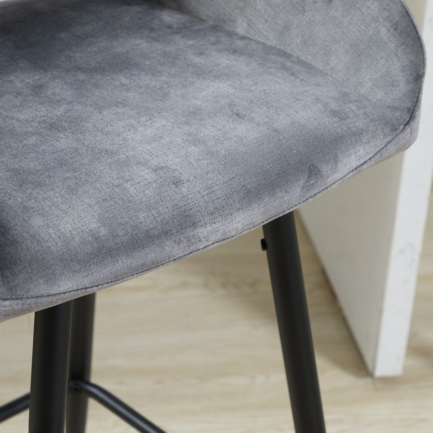 HOMCOM Bar Stools Set of 2, Velvet-Touch Fabric Counter Height Bar Chairs, Kitchen Stools with Steel Legs for Dining Area, Kitchen Island Barstools, Grey