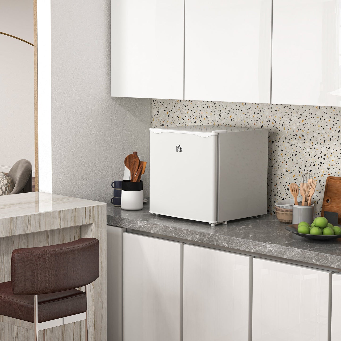 HOMCOM Tabletop Mini Freezer with 35 Litre Capacity, Small Freezer with Reversible Door, Adjustable Temperature and Removable Wire Shelf for Bedrooms, Home Office, White