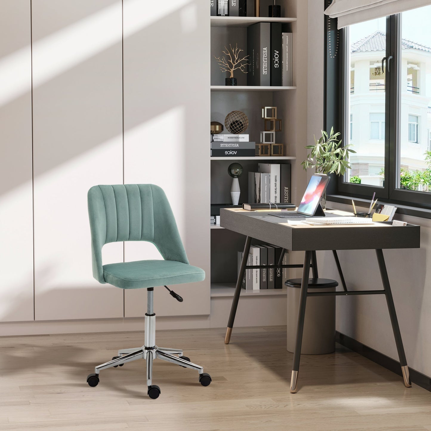 HOMCOM Mid Back Office Chair Velvet Fabric Swivel Scallop Shape Computer Desk Chair for Home Study Bedroom Green