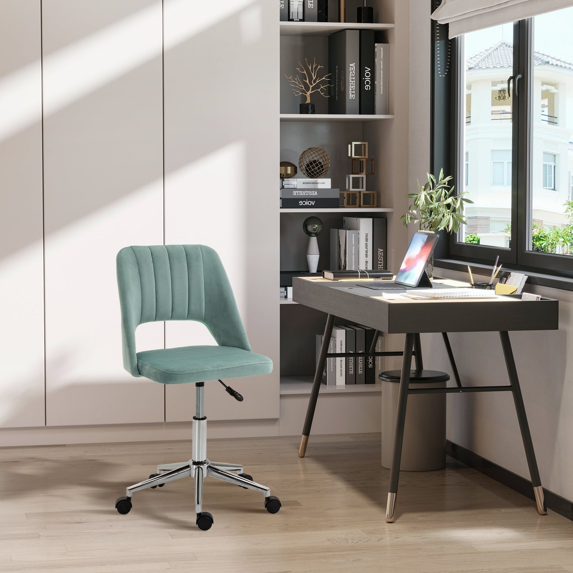 HOMCOM Mid Back Office Chair Velvet Fabric Swivel Scallop Shape Computer Desk Chair for Home Study Bedroom Green