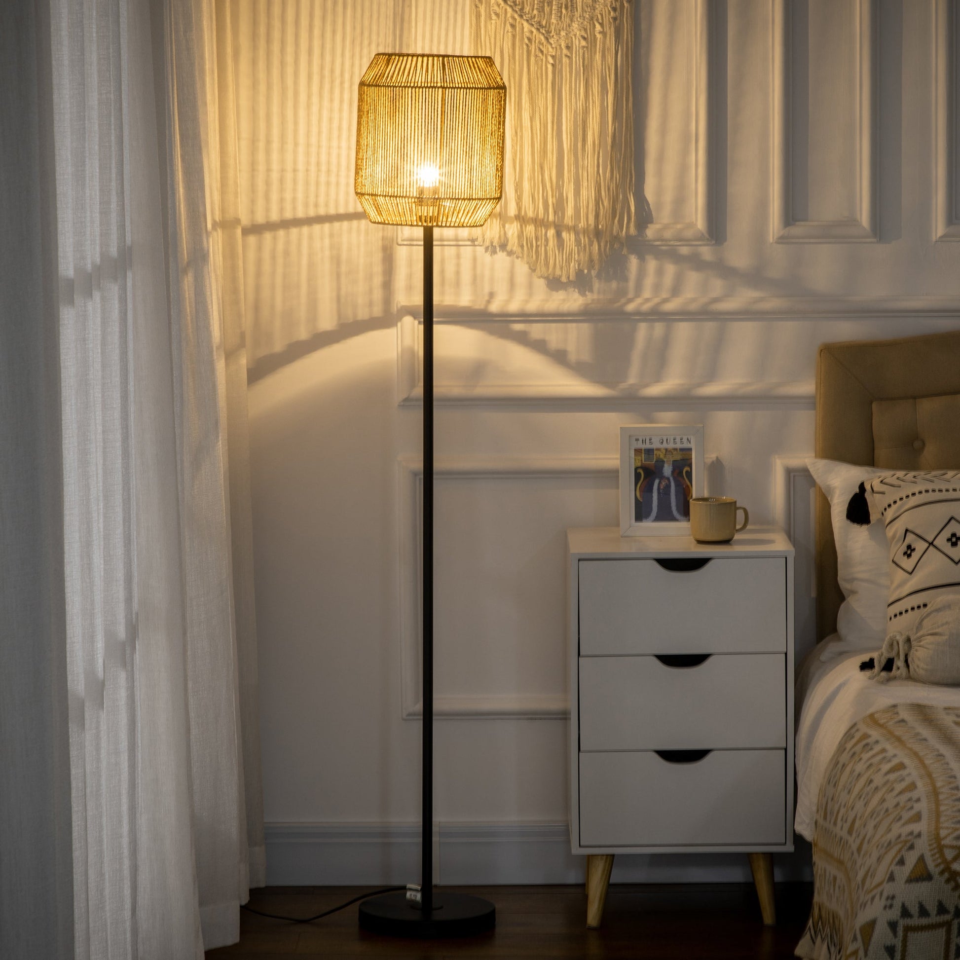 HOMCOM Farmhouse Wicker Floor Lamp, Standing Lamp with Hand Woven Rattan Lampshade, Lamps for Living Room, Bedroom, Bulb not Included, Natural